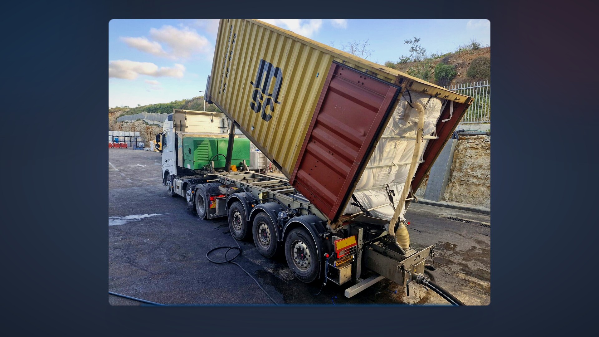פריקת מכולת תפזורת